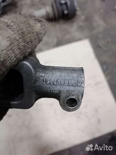 Рулевой карданчик Volkswagen Passat b3