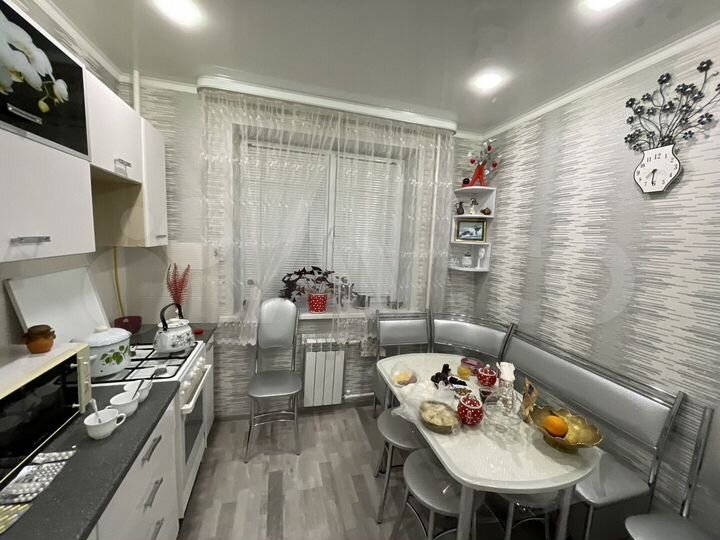 2-к. квартира, 48 м², 1/9 эт.