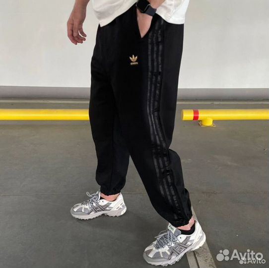 Спортивные штаны adidas