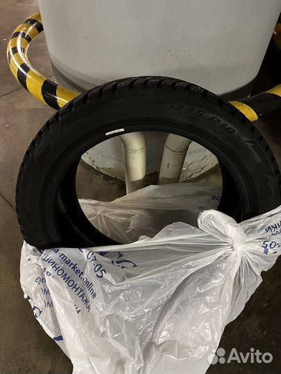 Pirelli Ice Zero 2 235/45 R18