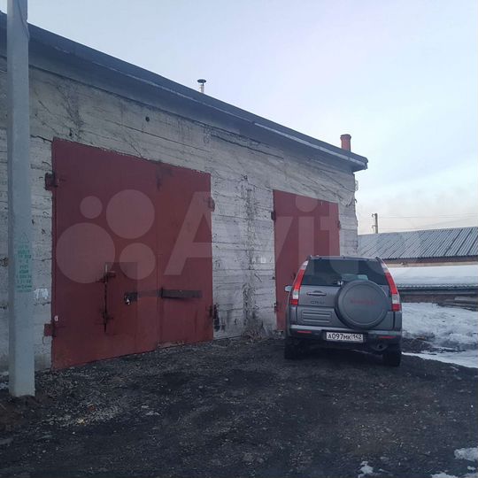 Гараж, > 30 м²