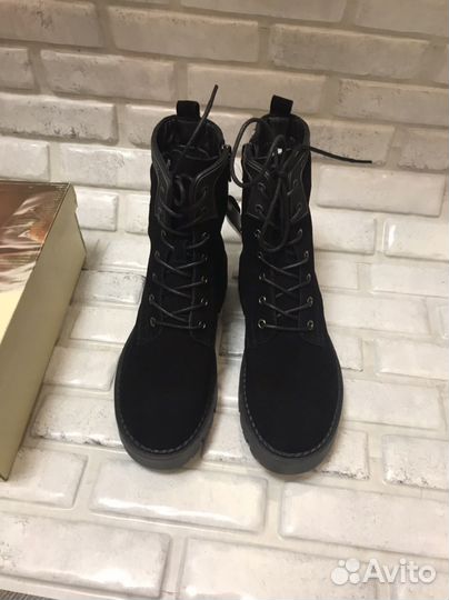 Новые зимние ботинки 41 размер нат.замша/шерсть