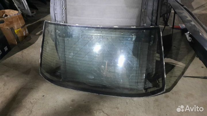 Стекло заднее Bmw 7-Series E32 M30B30 1988