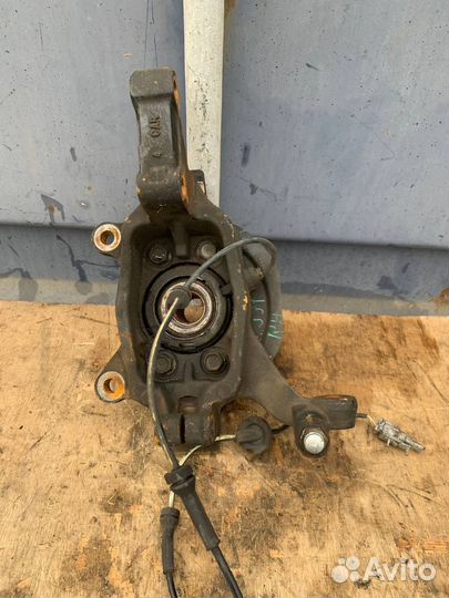 Кулак поворотный Nissan Teana J31 передний правый