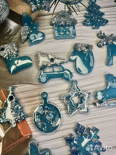 Елочные игрушки мини из эпоксидной смолы