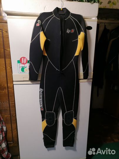 Гидрокостюм