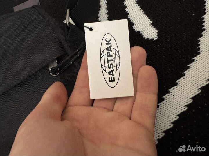 Сумка мессенджер Eastpak