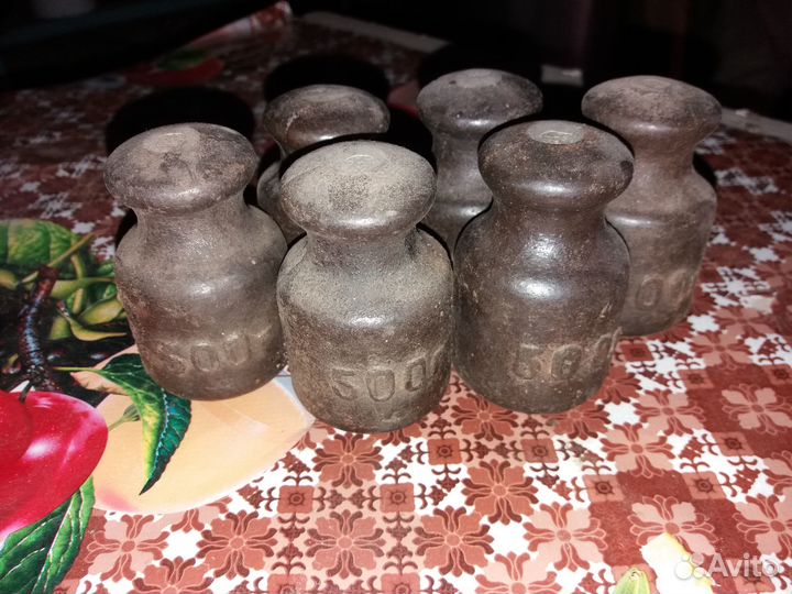 Весы с гирьками