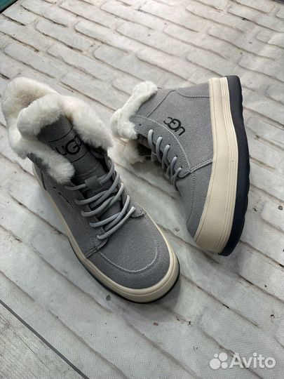 Зимние кроссовки UGG