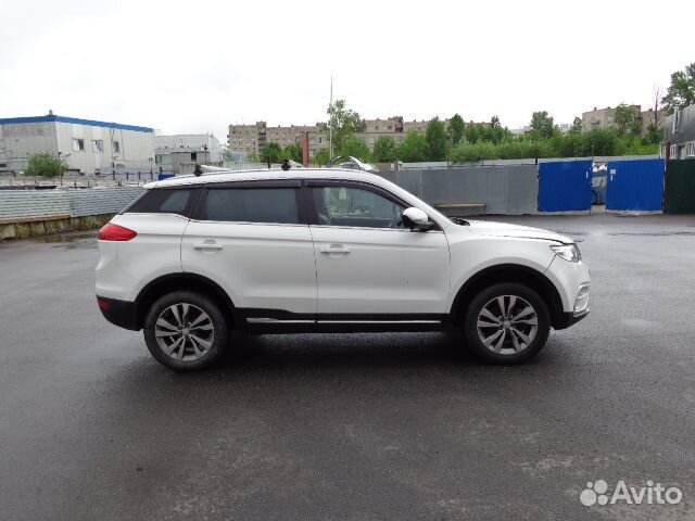 Geely Atlas 2.4 AT, 2021, битый, 136 000 км