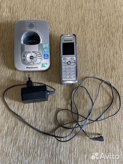 Радиотелефон Panasonic KX-TG8421RU