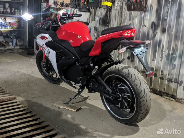 Электромотоцикл Yamaha r3