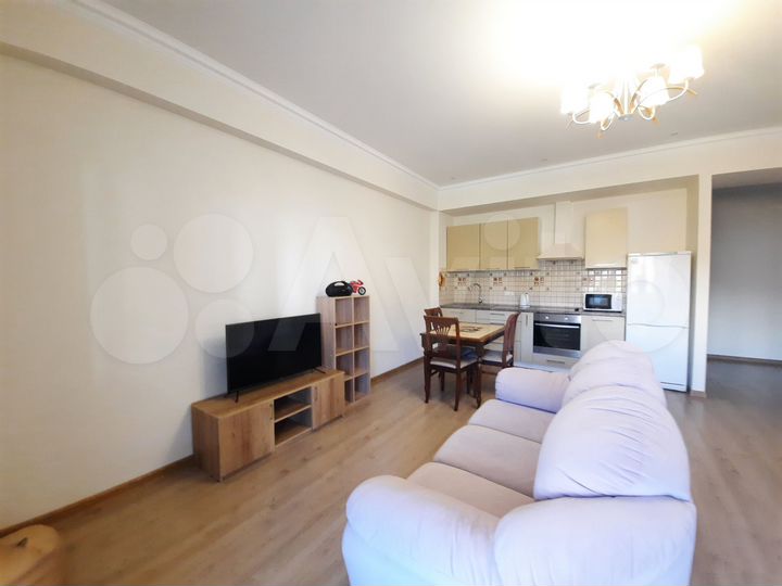 2-к. квартира, 72 м², 8/9 эт.