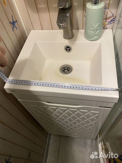 Раковина с тумбой