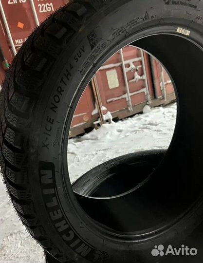 Michelin X-Ice North 4 SUV 255/45 R20 105T