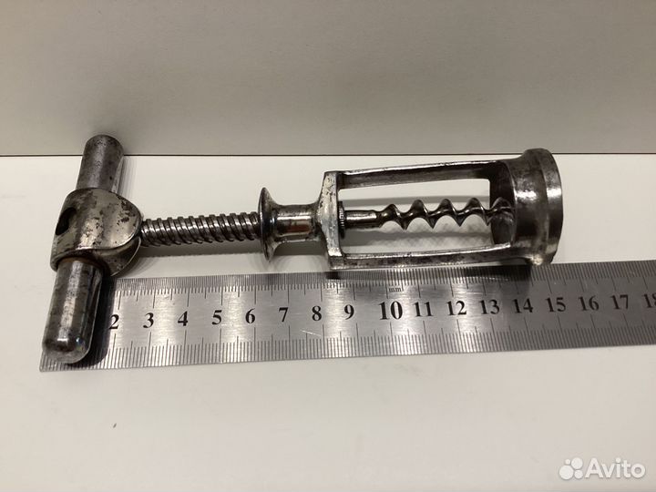 Старинный стальной штопор