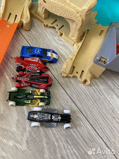 Hot wheels трек акула