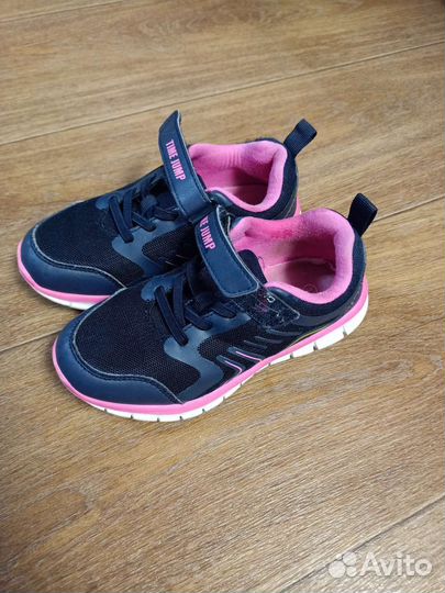 Кроссовки для девочки