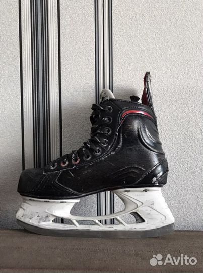 Коньки хоккейные