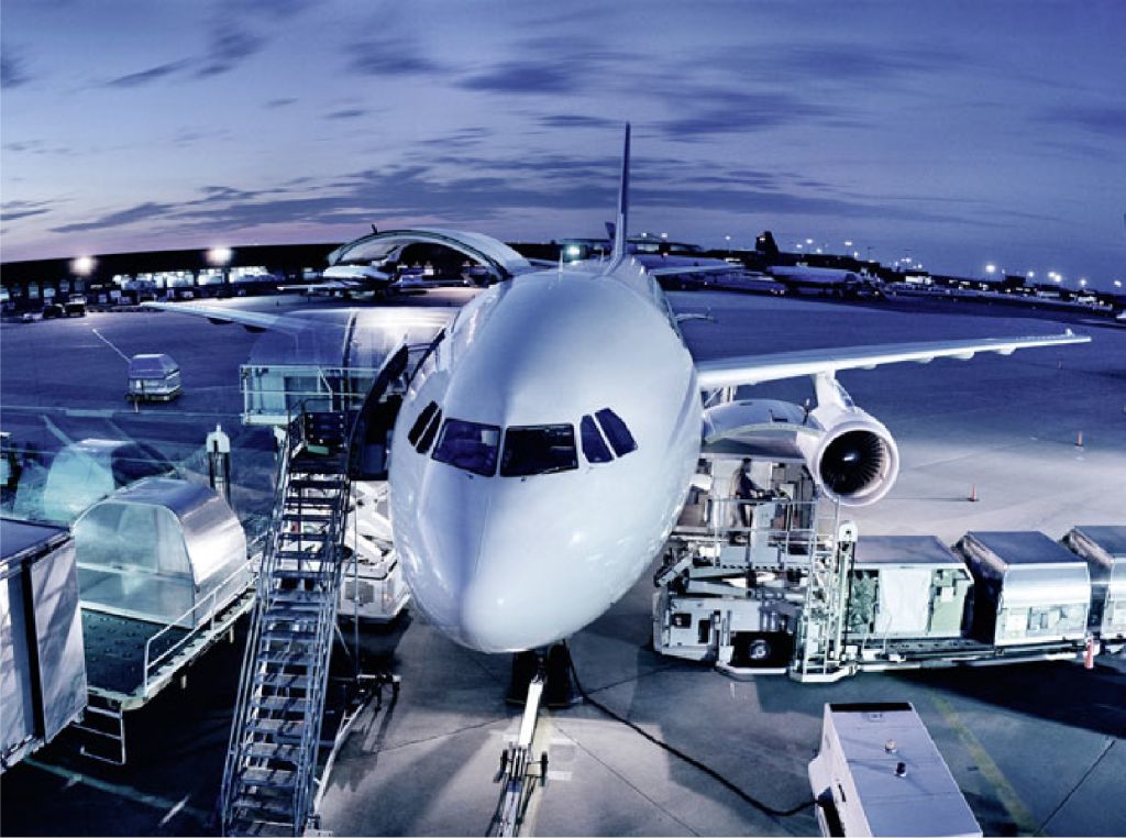 Перевозка грузов воздушным транспортом. Авиаперевозки грузов. Авиа контейнерные перевозки. Грузовые воздушные перевозки. Грузовые авиаперевозки.