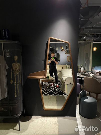 Зеркало большое с полкой