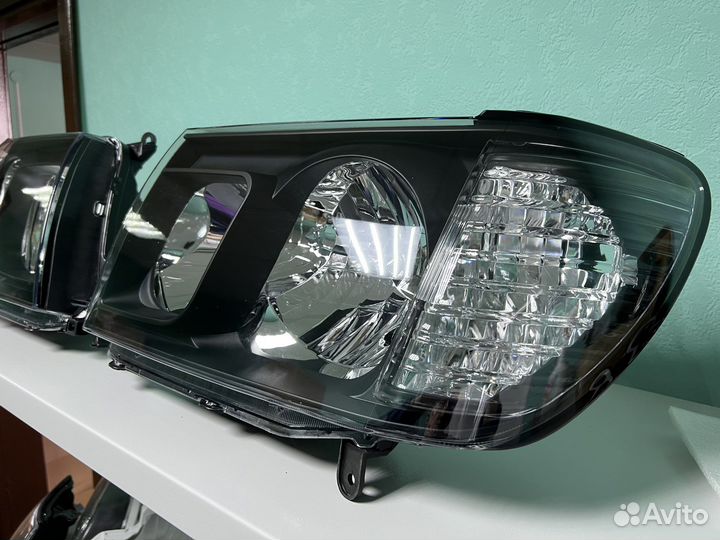 Фары Toyota Land Cruiser 100 “Koito”