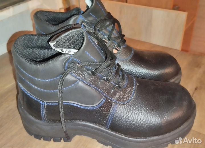 Ботинки рабочие демисезонные 37. Усиленный нос