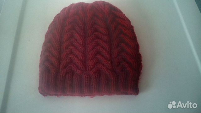 Вязанная шапка ручной вязки