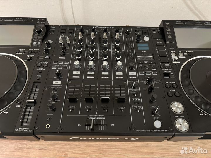 Pioneer CDJ-2000 nexus 2 + DJM-900NXS2