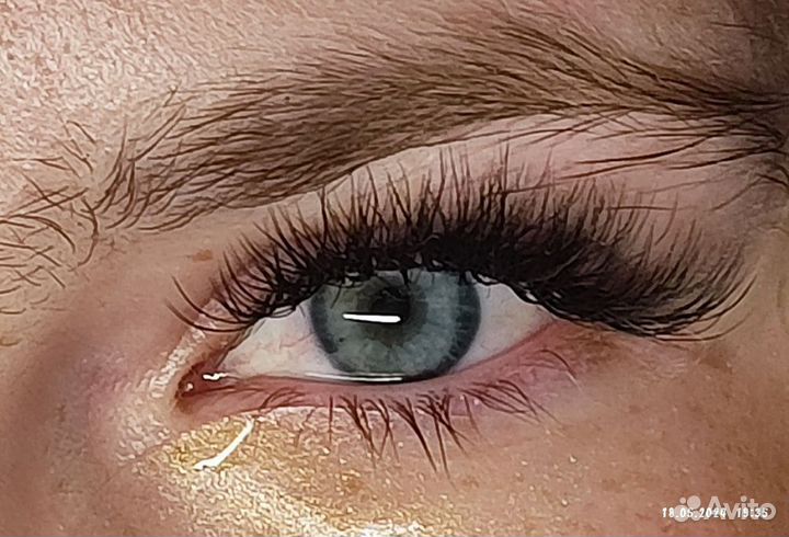 Мастер по наращиванию ресниц