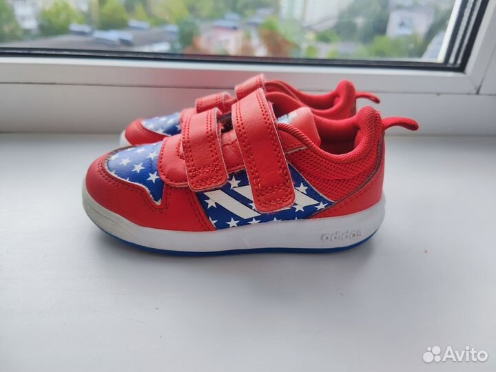 Детские кроссовки adidas Marvel