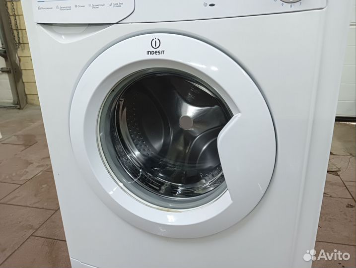 Стиральная машина Indesit 3.5 кг узкая