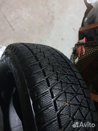 Bridgestone Blizzak DM-V2 235/65 R18