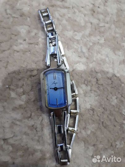 Женские часы 