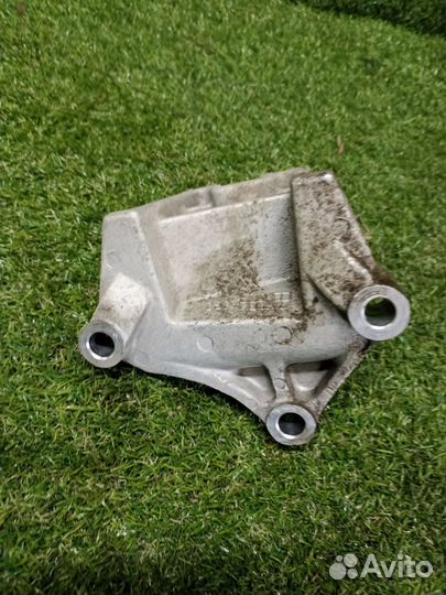 Кронштейн МКПП Kia Rio 3