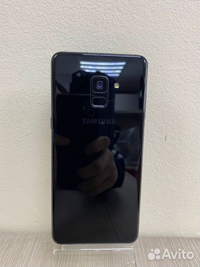 Samsung Galaxy A8+, 4/32 ГБ