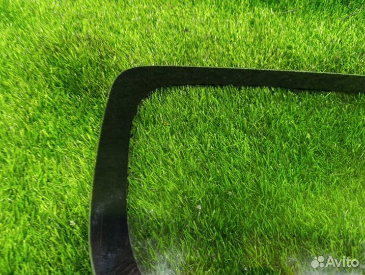 Стекло собачника заднее левое Suzuki Jimny JB23W