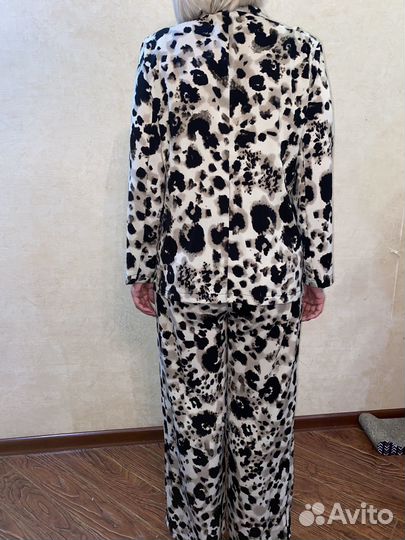 Костюм женский