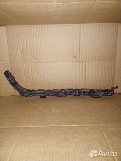 Кронштейн бампера задний правый Suzuki Sx4 седан