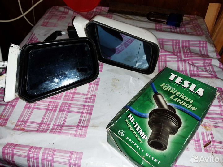 Боковое зеркало