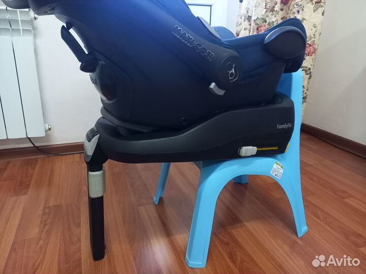 Автолюлька Maxi-Cosi с базой Isofix