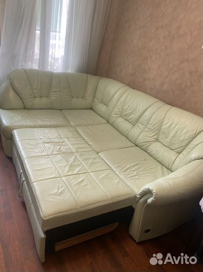 Кожаный угловой диван бу