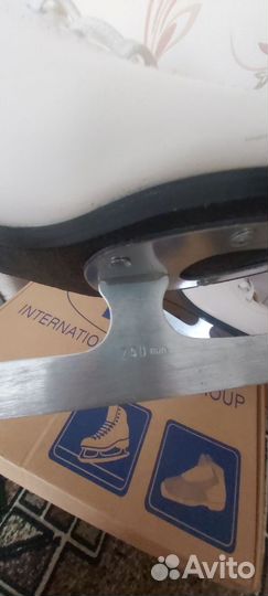 Коньки фигурные 38 размер