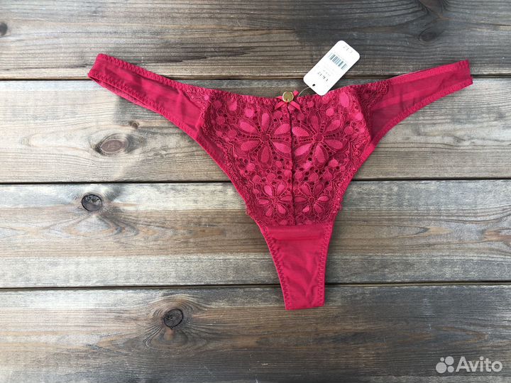 Малиновый стринги женские Boux Avenue