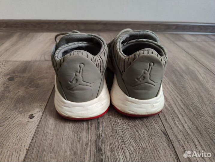 Кроссовки nike jordan