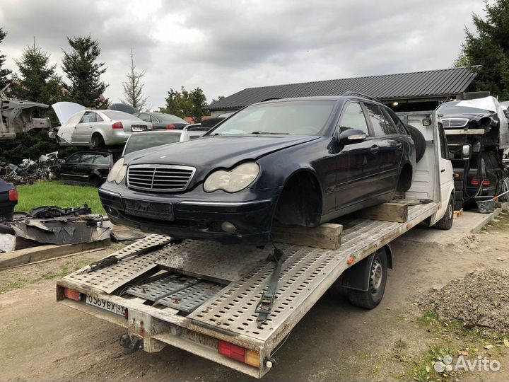 Капот на Mercedes W203 до рестайлинг