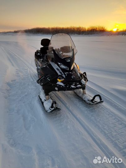 Снегоход Ski-Doo skandic sport 600 EFI