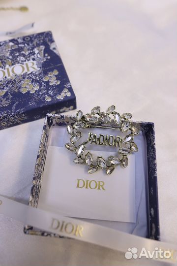 Брошь Cristian Dior, модная