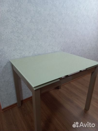Кухонный стол стеклянный раскладной