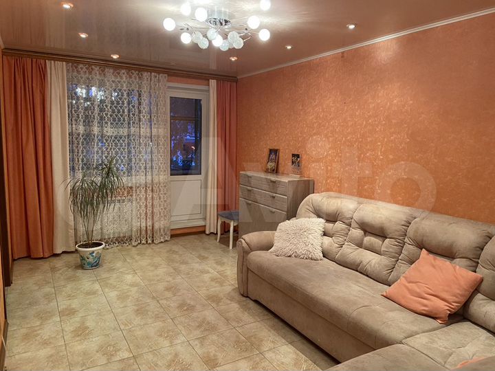 3-к. квартира, 60 м², 2/5 эт.